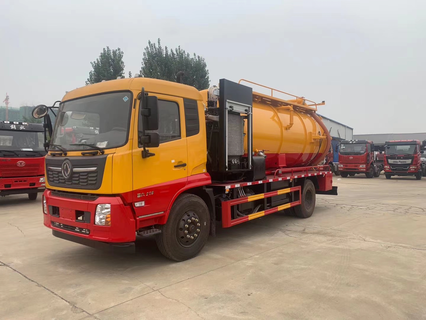  天錦16方清洗吸污車(chē)